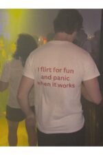 Beyaz I Flirt For Fun and Panic When It Works %100 Pamuk Bisiklet Yaka Tişört - Image 2